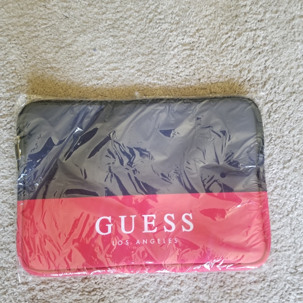 Guess laptop/tablet case